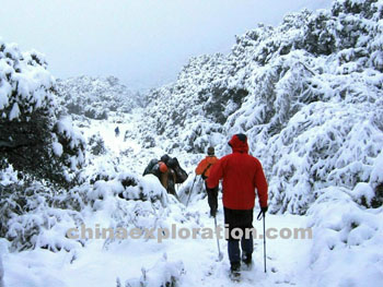 mountain-Gongga trekking