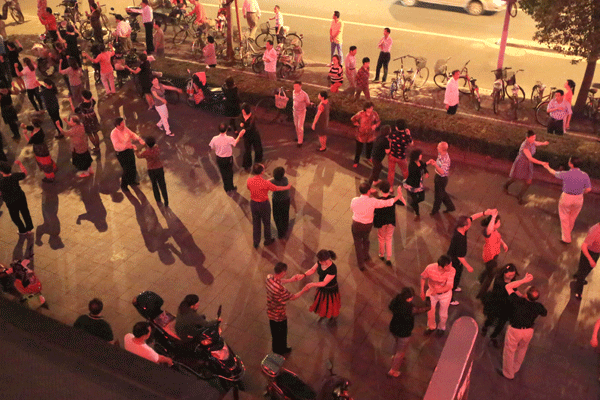shanghai-square-dancers