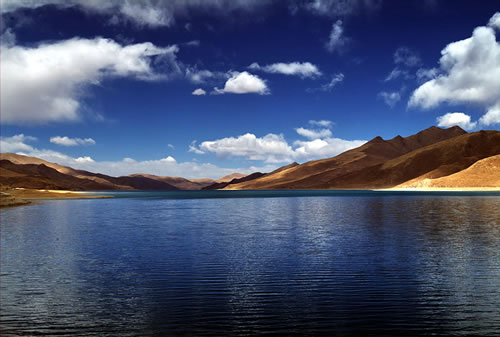 yamdrok lake