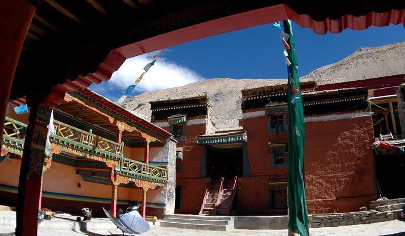 rongbuk monastery