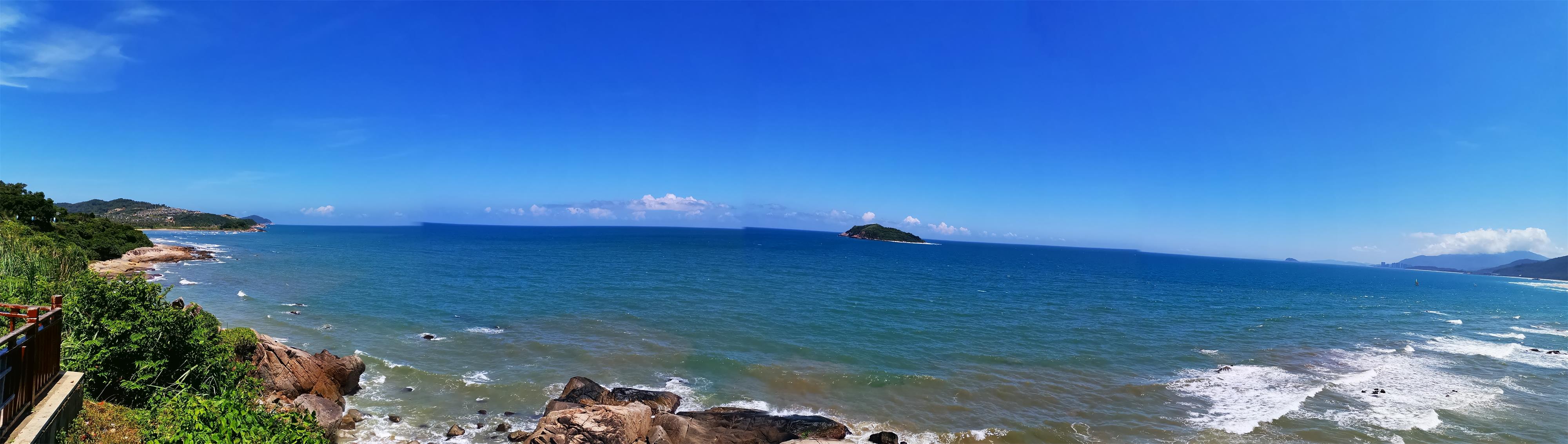 Enchanting scenery in Hainan