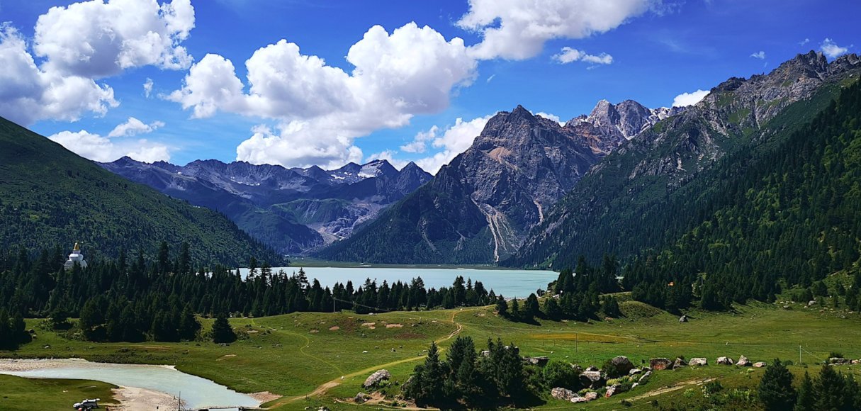 Yulong Lacuo Lake in Dege of Gantze Tibetan prefecture